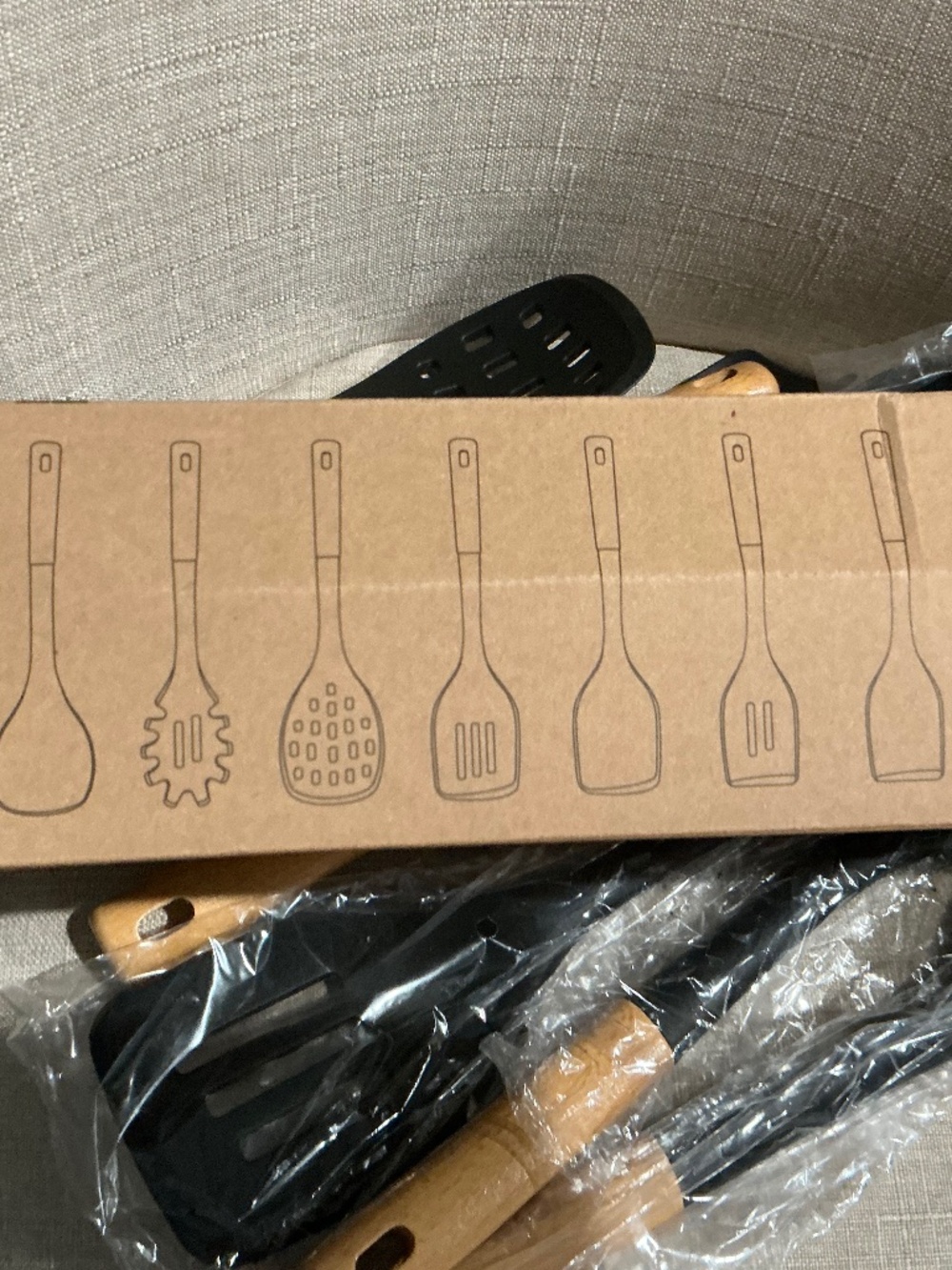 Very nice utensil set!